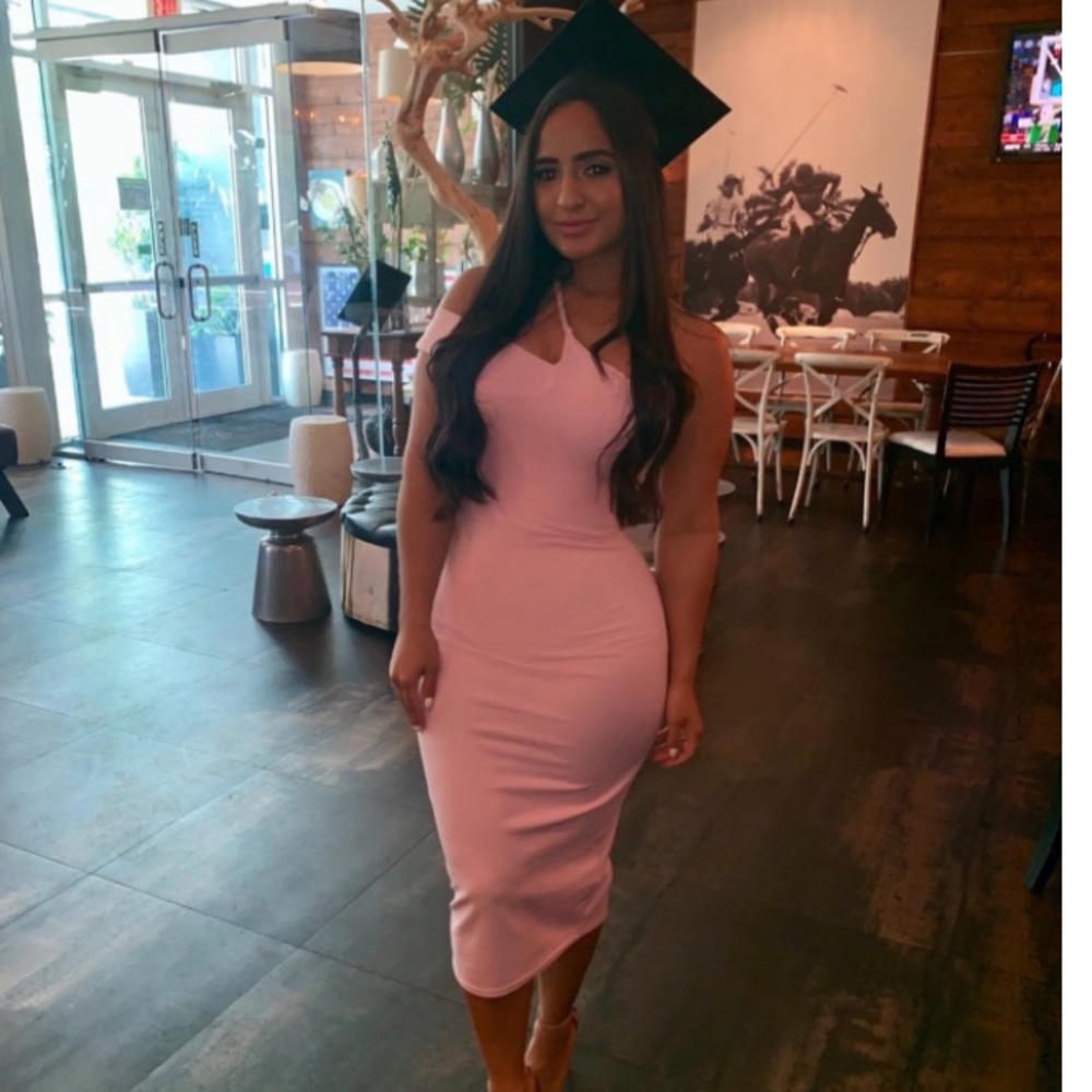 PRETTYLITTLE THING SIZE 4 SUPER STRETCHY BLUSH PINK DRESS (WORN ONCE)